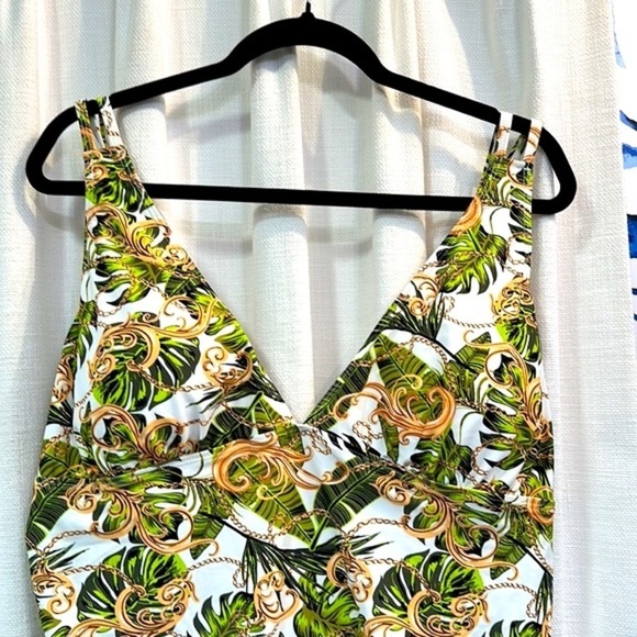 NWOT K. Jordan Leaf Print Criss Cross Back Nylon & Spandex Tankini Top Size 1X - Picture 3 of 8